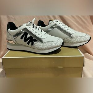 Stylish White Michael Kors women’s shoes size 6 Maddy Trainer new in box
